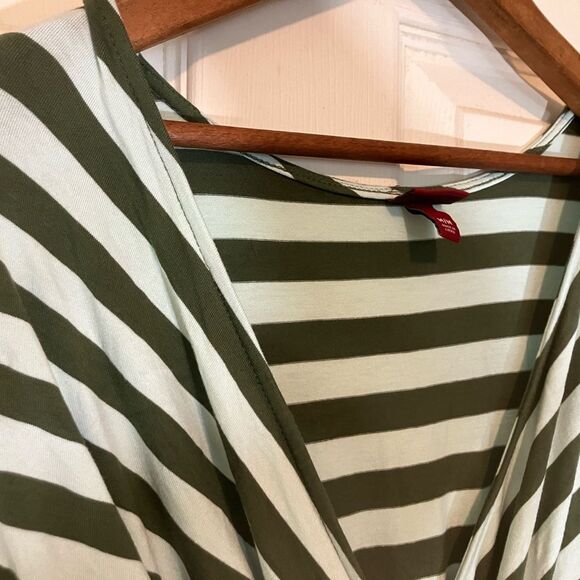 Merona faux wrap, maxi dress, excellent condition, size medium - Picture 3 of 3